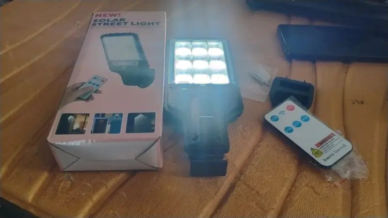 High-Power Solar LED Street Light with Motion Sensor & Remote Control ( default, OS )